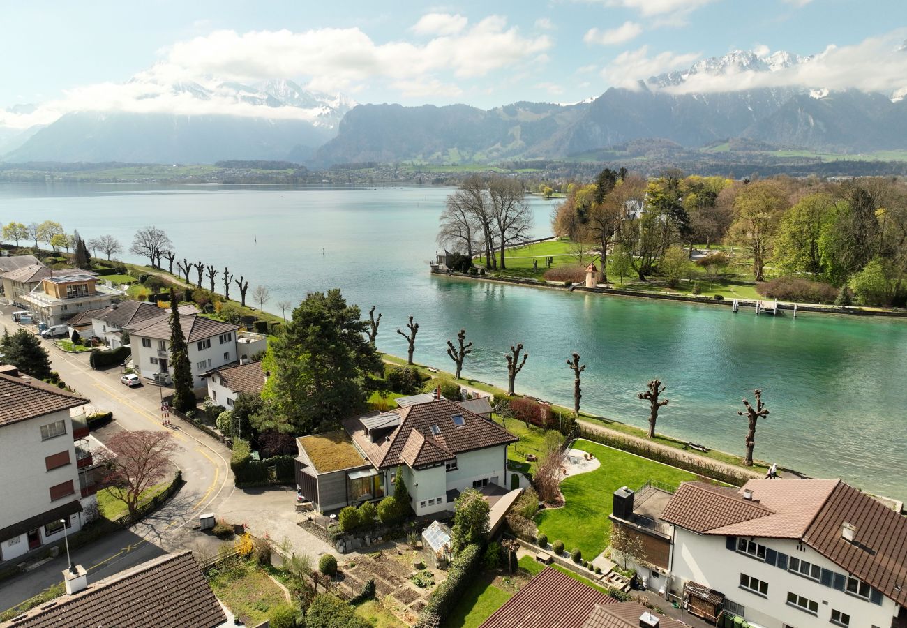 Ferienwohnung in Hünibach - Bijou Holzmätteli direkt am Thunersee mit Sauna