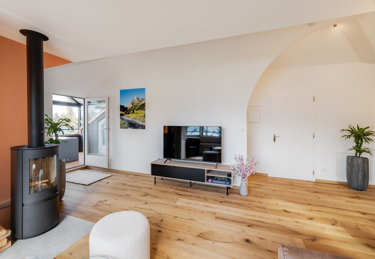 Ferienwohnung in Hünibach - Bijou Holzmätteli direkt am Thunersee mit Sauna