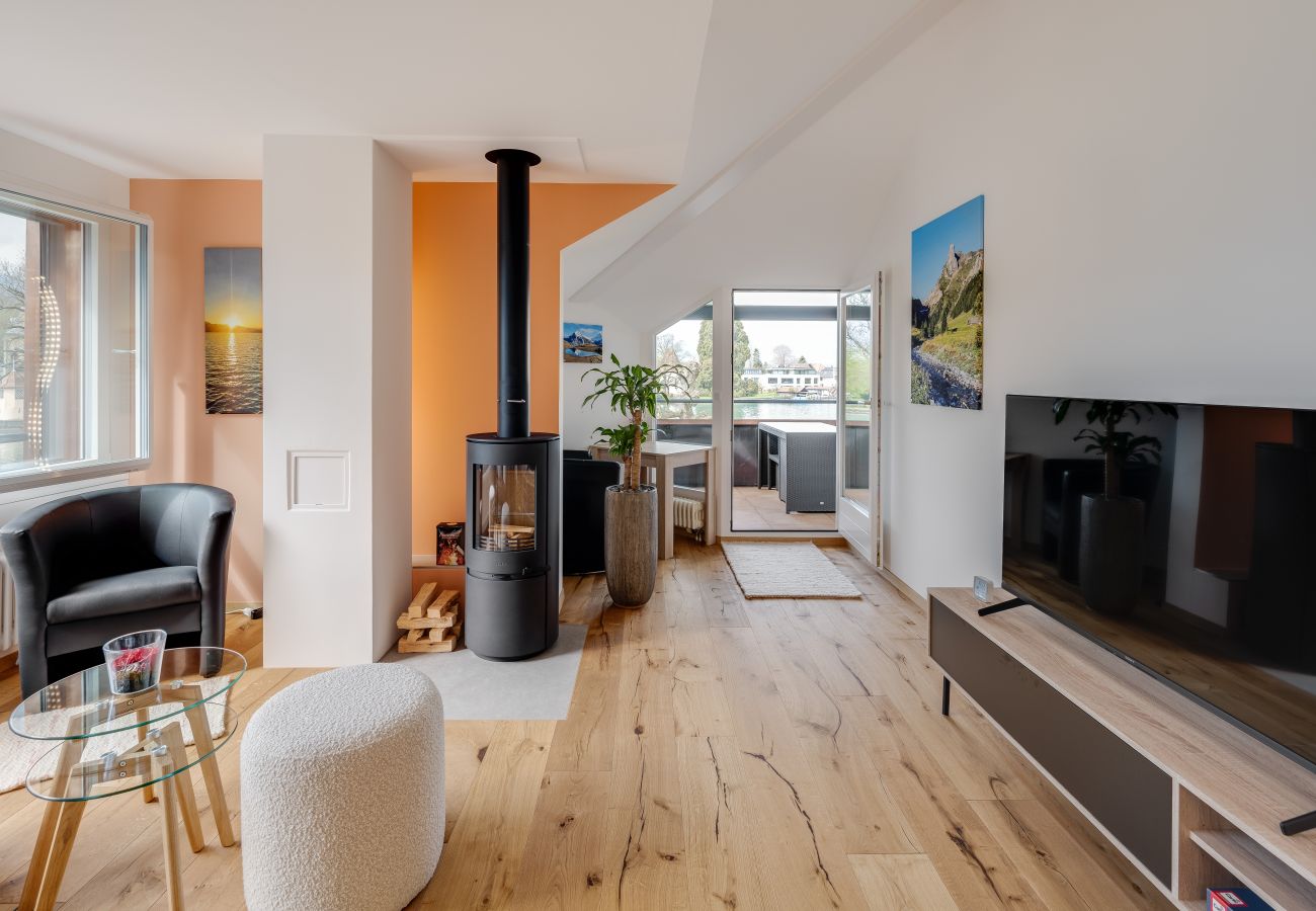 Ferienwohnung in Hünibach - Bijou Holzmätteli direkt am Thunersee mit Sauna