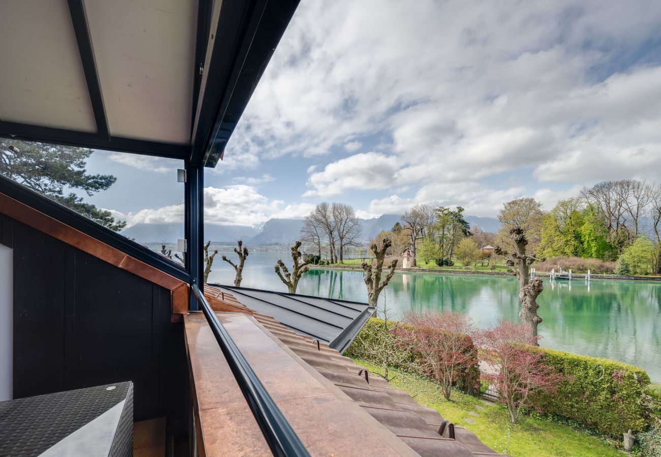 Ferienwohnung in Hünibach - Bijou Holzmätteli direkt am Thunersee mit Sauna
